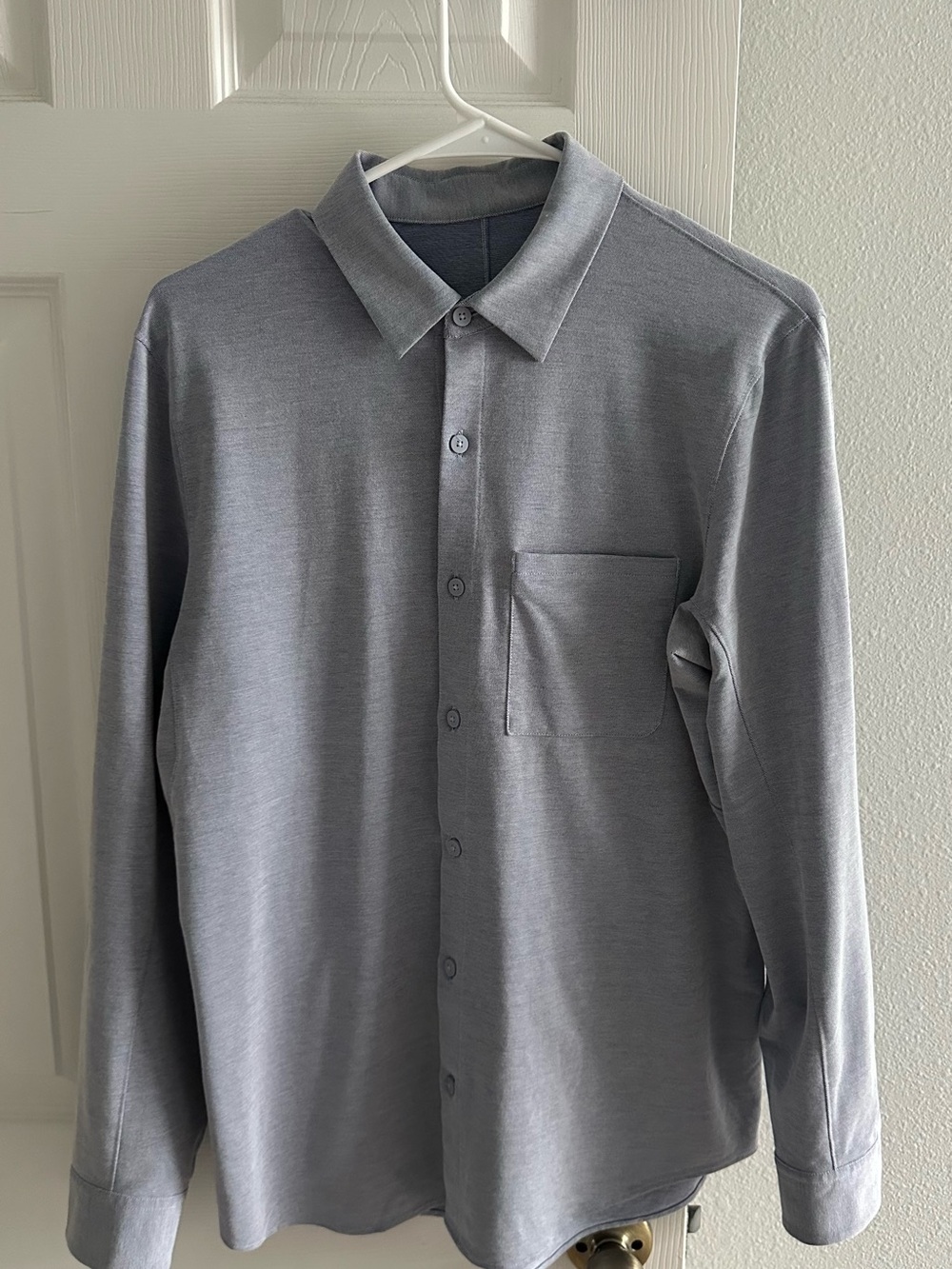Mens Lululemon Light Gray/Blue Long-Sleeve Button Shirt Size M